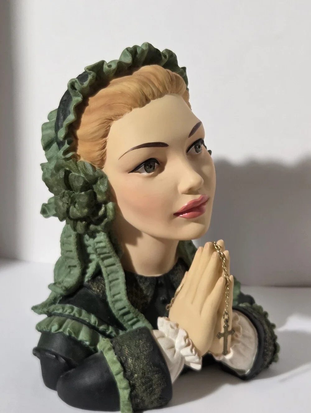Cameo Girls Abigail Lady Head Vase  Amazing Grace 1858  Praying Cross  LV-089